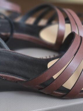Franco Sarto Women's Strappy Sandal in Burgundy and Black